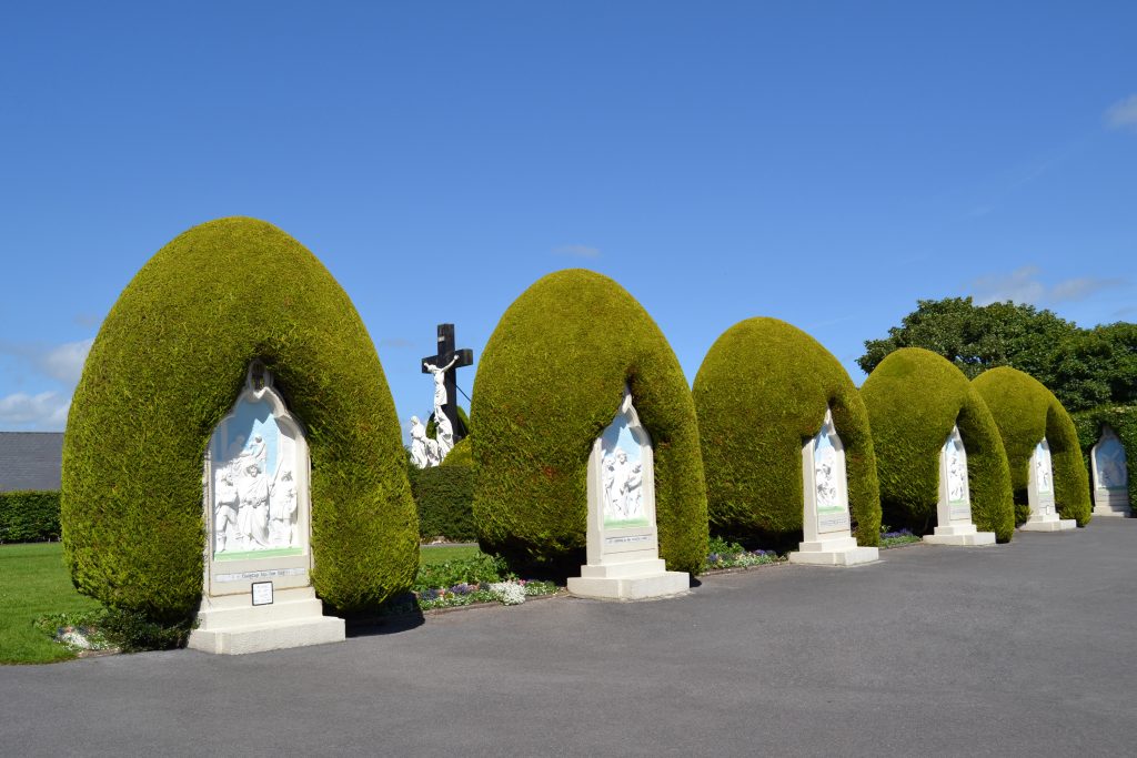 Basilica Shrine of Our Lady of Knock, Queen of Ireland Date, 1879 8 oclock, people aged from five years to seventy-five including men, women, teenagers Knock Shrine Facts for Kids - Kiddle encyclopedia